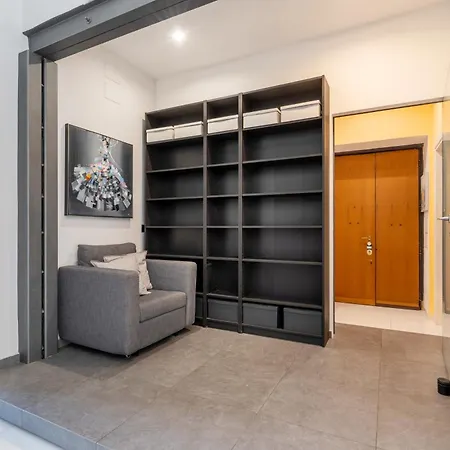 Opera Square 3br 3ba