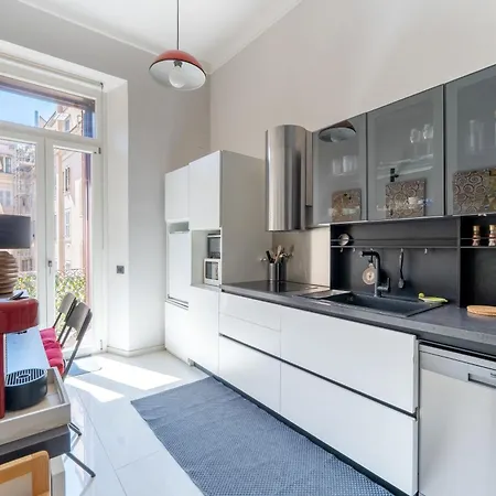 Opera Square 3br 3ba Rome